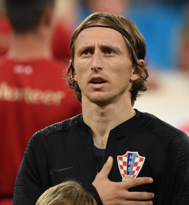 什么是“自我博弈”？解析十三水高手在空闲时进行的左手打右手训练。（十三水高手闲暇如何自我博弈？揭示“左手打右手”训练法）