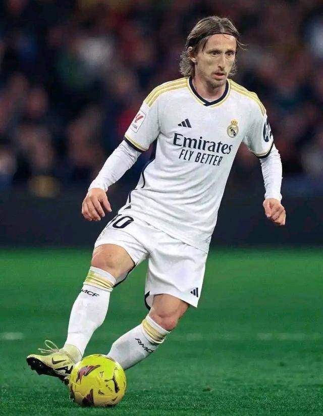 华子的这个脚步简直比较帅呆了